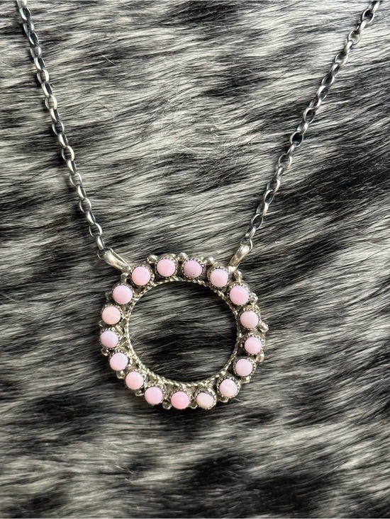 Jewelry - Zuni handmade Phyllis Laate pink conch circle sterling silver necklace
